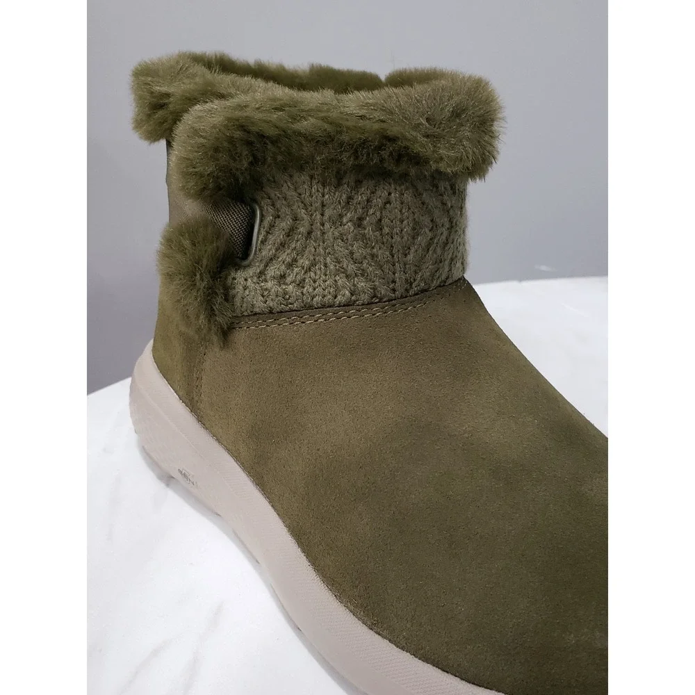 NEW SIZE 6 WIDE Skechers ON-THE-GO CITY 2 Cozy Vibe Olive BOOTS BOOTIES 144445W